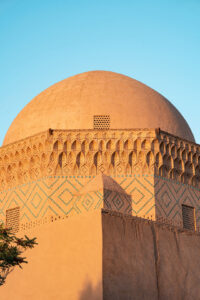 mahbod-akhzami-zDGiAnF91uA-unsplash