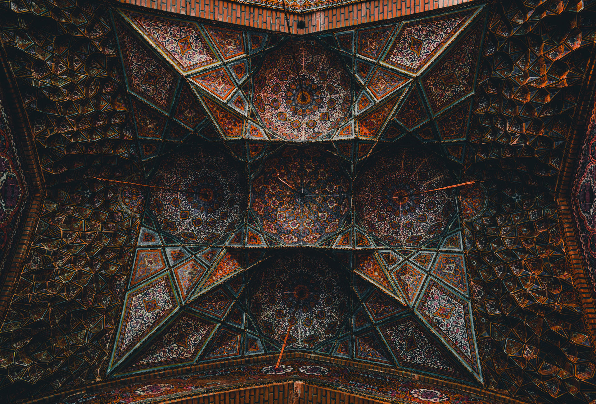 reza-jahangir-wWdO9wVEwvw-unsplash