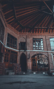 reza-milani-hXWvozu83yA-unsplash